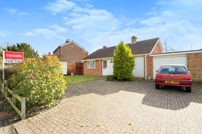 2 Bedroom Bungalow For Sale In Millers Lane, Outwood, Redhill, RH1