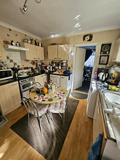 3 Bedroom Terraced House For Sale In Mansfield Crescent, Armthorpe, Doncaster, DN3