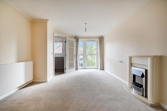 1 Bedroom Flat For Sale In Chiltern Lodge, Princes Risborough, HP27