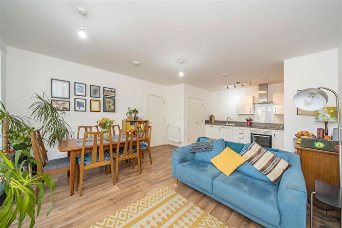 2 Bedroom Flat For Sale In Loughborough Park, Brixton, SW9