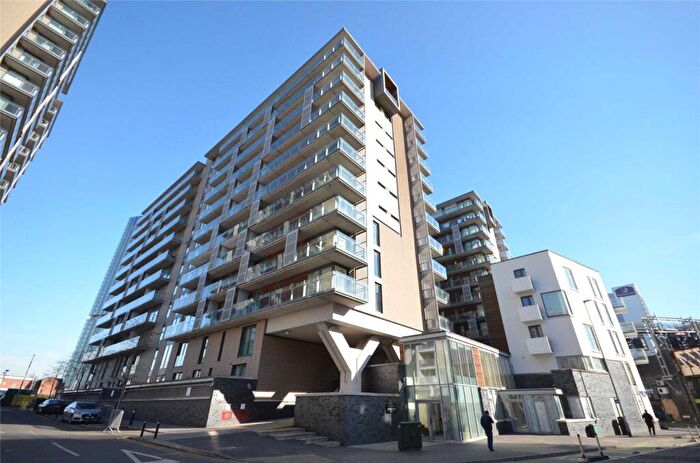 2 Bedroom Apartment To Rent In Spectrum Block, Manchester City Centre, Salford, M3