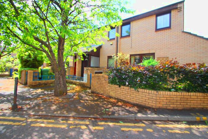 1 Bedroom Apartment To Rent In Saltmarket Place, Merchant City, G1