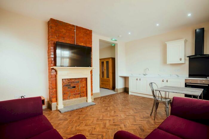 2 Bedroom Flat To Rent In Forest Road, Loughborough, LE11