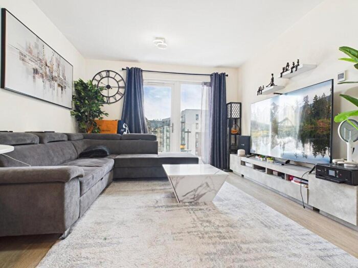 1 Bedroom Flat For Sale In Ocean Drive, Gillingham, ME7