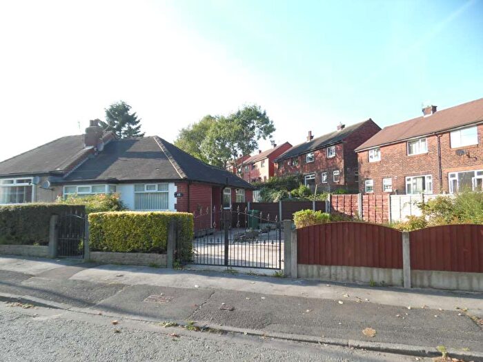 2 Bedroom Semi-Detached Bungalow To Rent In Derwent Drive, Shaw, OL2