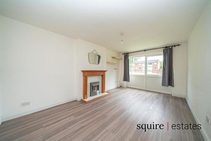 1 Bedroom Flat For Sale In Epping Green, Woodhall Farm, Hemel Hempstead, HP2