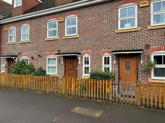 3 Bedroom Property To Rent In Chilworth Road, Chilworth, Guildford, GU4