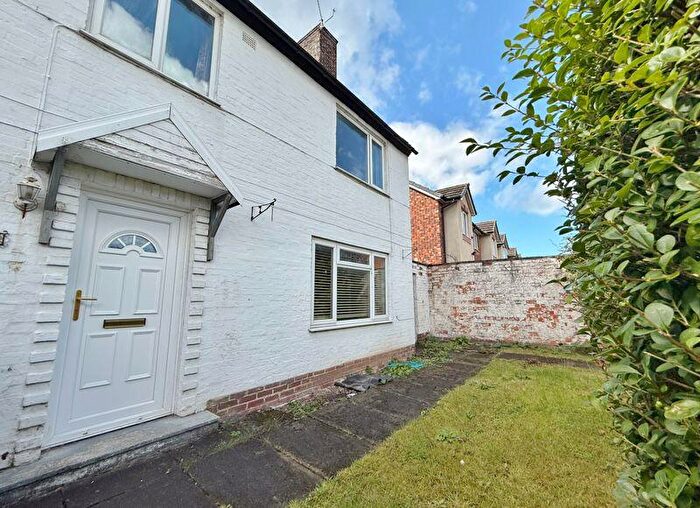 3 Bedroom Semi-Detached House For Sale In Ganneys Meadow Road, Woodchurch, Wirral, CH49