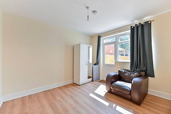 4 Bedroom Semi-detached House To Rent In London Road, Isleworth, TW7