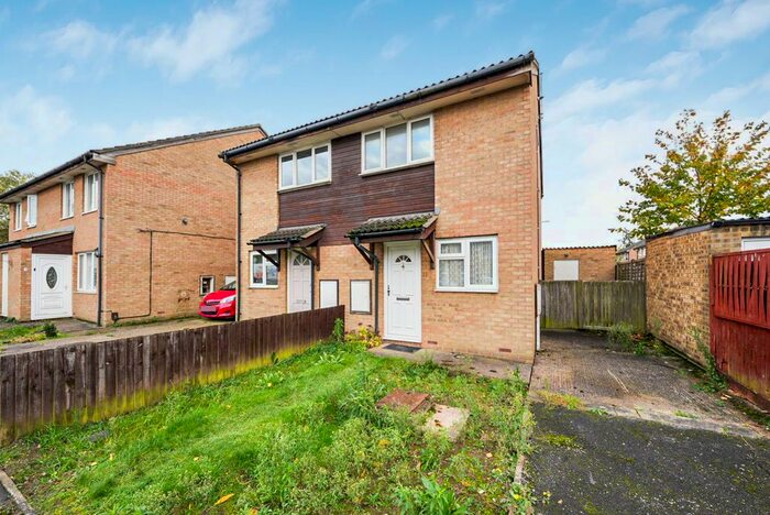 2 Bedroom End Of Terrace House To Rent In Trestis Close, Yeading, Hayes, UB4