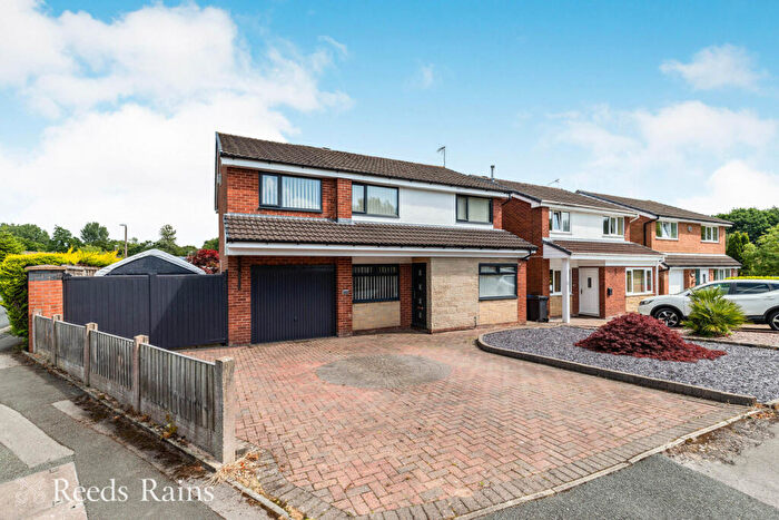 4 Bedroom Detached House For Sale In Smiths Croft, Leyland, Lancashire, PR26