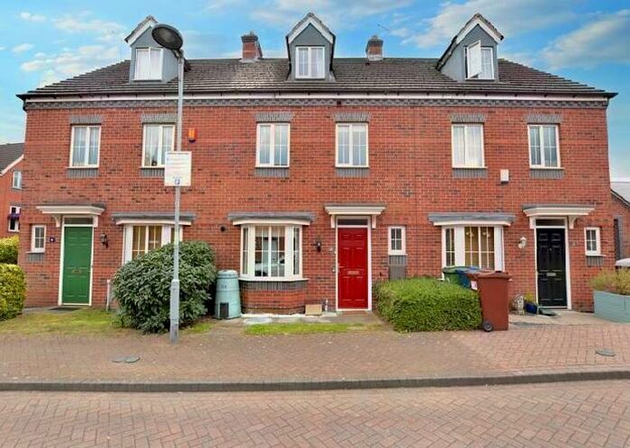 4 Bedroom Town House For Sale In Marston Grove Sstc, Stafford, ST16