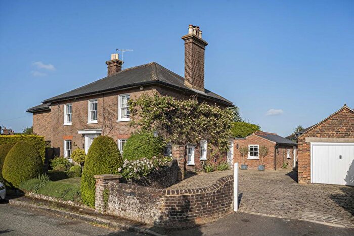 4 Bedroom Detached House For Sale In River Hill, Flamstead, St. Albans, AL3