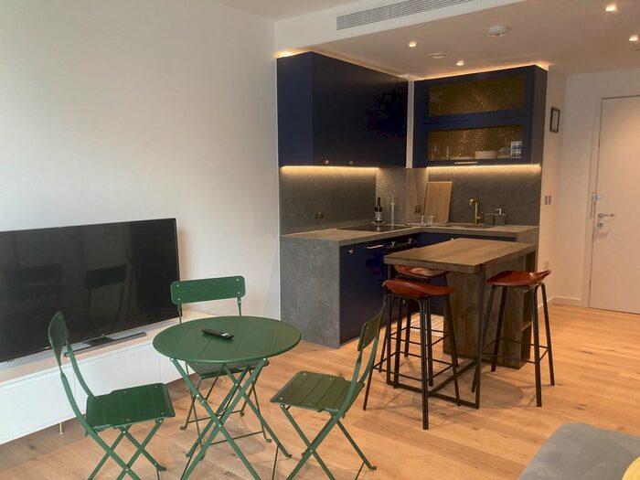 Studio To Rent In Goodluck Hope Walk, London, E14