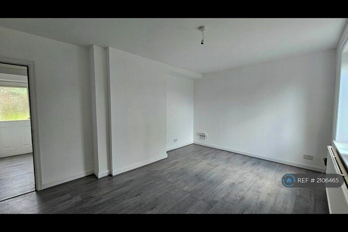 3 Bedroom Terraced House To Rent In Charlestown Road, Manchester, M9