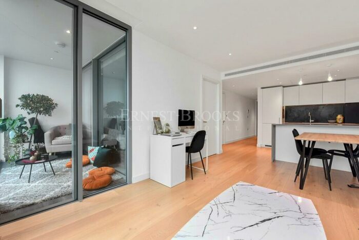 1 Bedroom Apartment To Rent In Landmark Pinnacle, Canary Wharf, E14