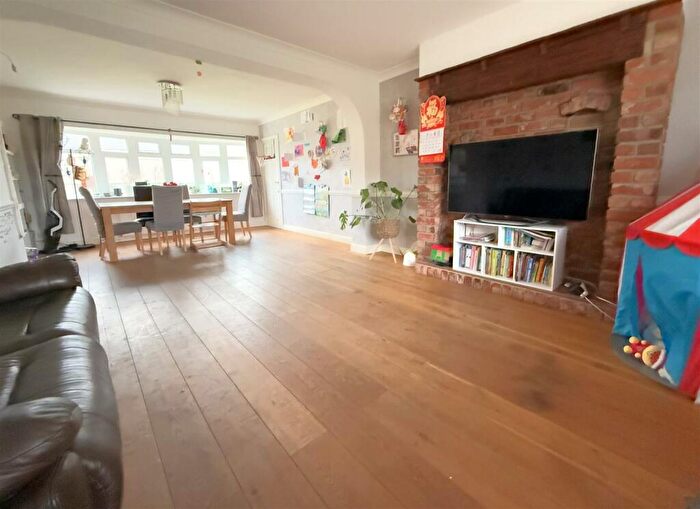 6 Bedroom Detached House For Sale In Main Street, Langar, NG13