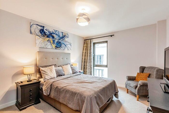 1 Bedroom Flat For Sale In Rope Walk, Bristol, BS1
