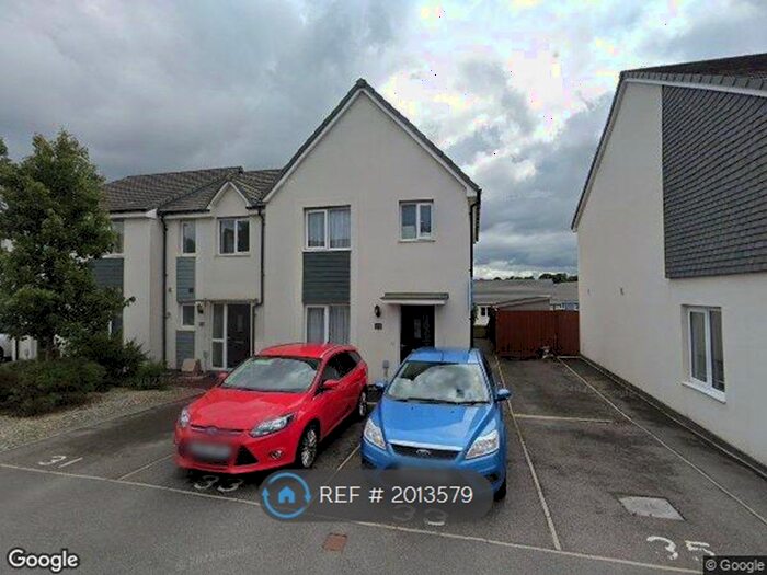 3 Bedroom End Of Terrace House To Rent In Long Field Road, Launceston, PL15