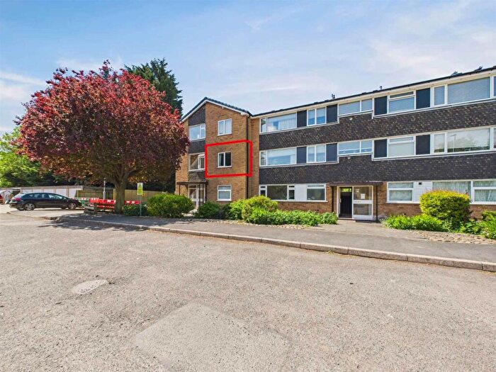 1 Bedroom Apartment For Sale In Stonehill Court, Great Glen, Leicestershire, LE8