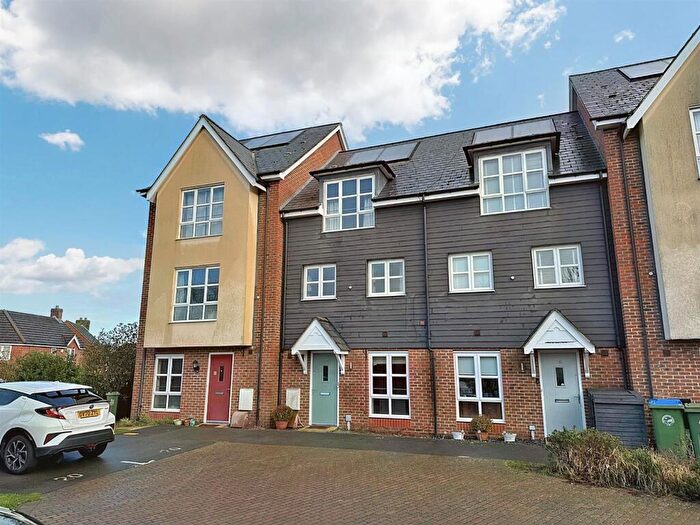 3 Bedroom Terraced House To Rent In Prothero Close, Aylesbury, HP21