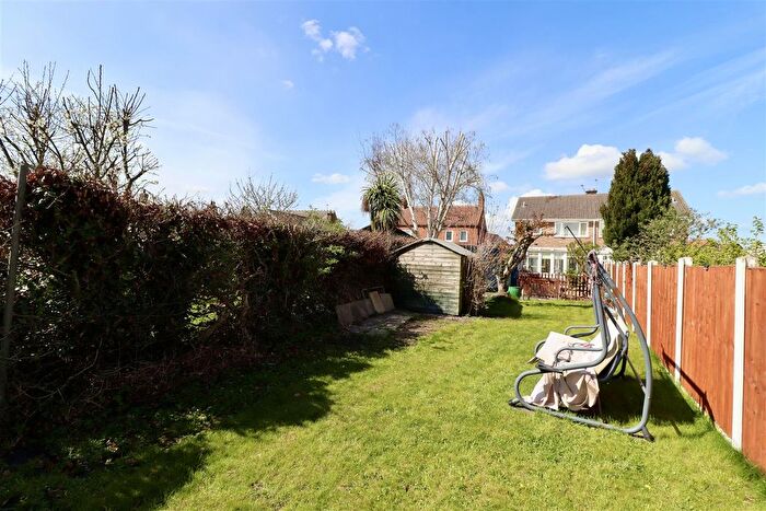 3 Bedroom Semi-Detached House For Sale In Runner End, Holme On Spalding Moor, YO43