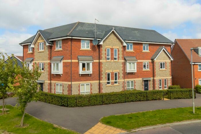 2 Bedroom Flat To Rent In Edmett Way, Maidstone, ME17