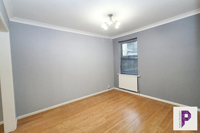 3 Bedroom Terraced House For Sale In Livingstone Road, Gillingham, Kent, ME7