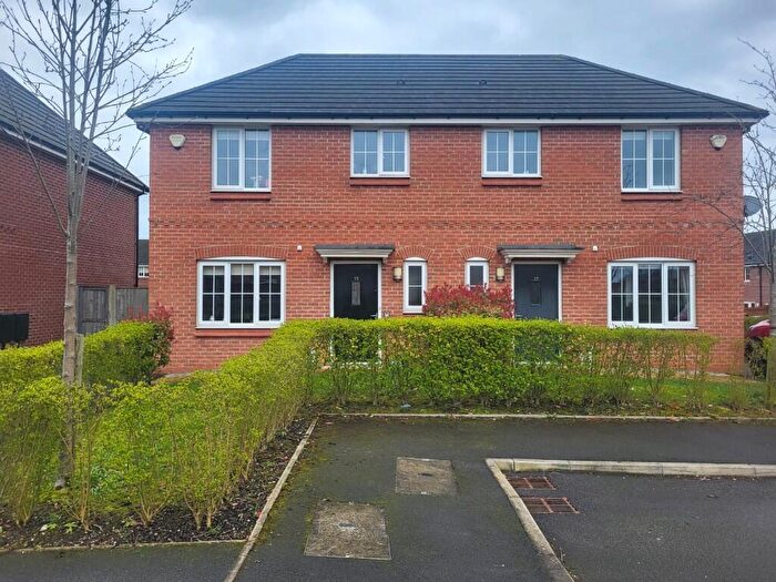 3 Bedroom Semi-Detached House To Rent In Millbank Close, Oldham, Greater Manchester, OL8