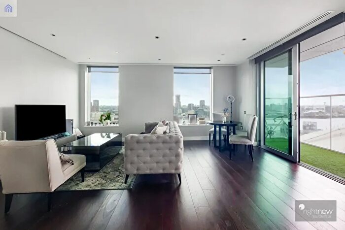 2 Bedroom Flat To Rent In Arora Tower, Waterview Drive, Greenwich, SE10