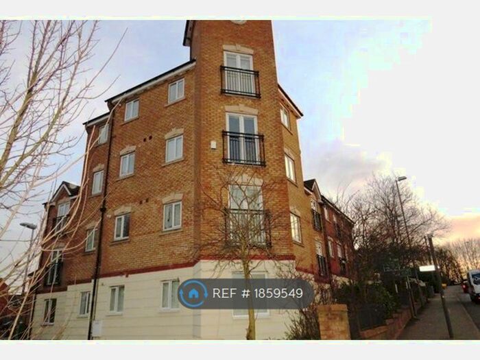 1 Bedroom Flat To Rent In Bay Avenue, Bilston, WV14