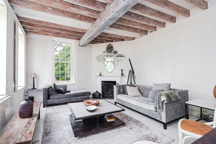 2 Bedroom Apartment For Sale In Mortlake High Street, Mortlake, London, SW14