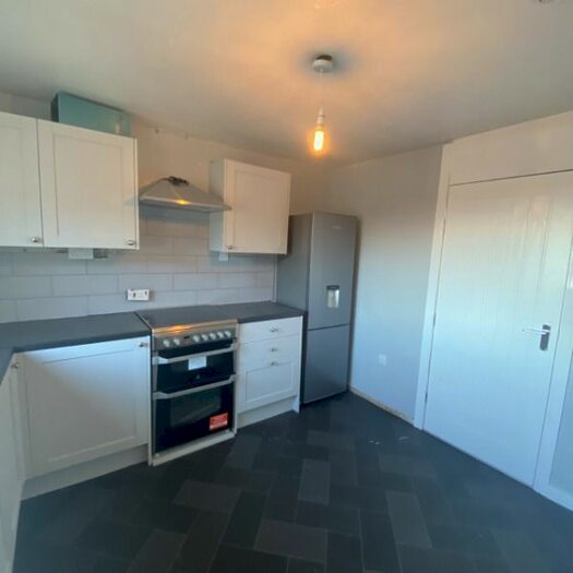 2 Bedroom Flat To Rent In Tulloch Terrace, Perth, Perthshire, PH1