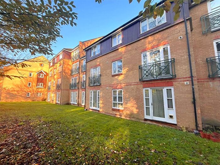 2 Bedroom Flat To Rent In Faraday Road, Guildford, Surrey, GU1
