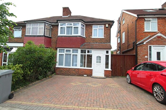 3 Bedroom Semi Detached House To Rent In Girton Avenue, Kingsbury, NW9