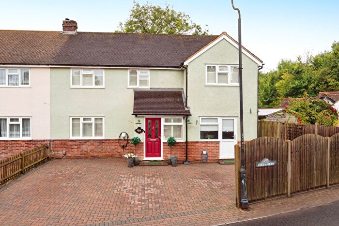 4 Bedroom Semi-Detached House For Sale In Crouch House Road, Edenbridge, TN8
