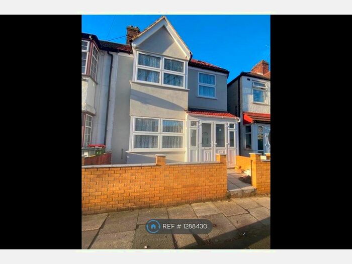6 Bedroom Semi-Detached House To Rent In Lens Road, London E7