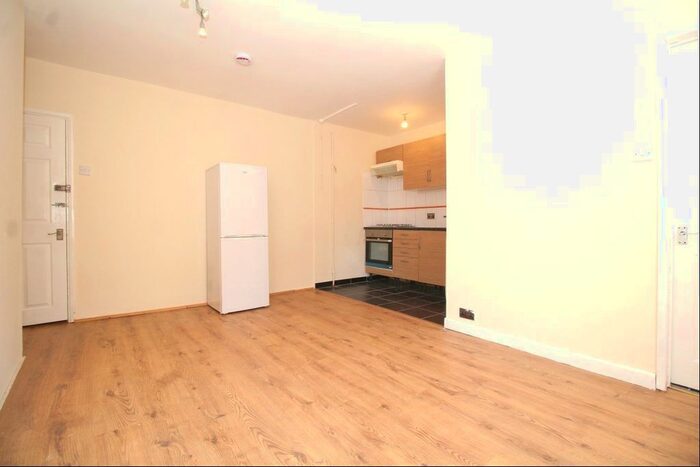1 Bedroom Flat To Rent In St. Albans Road, Watford, Hertfordshire, WD24
