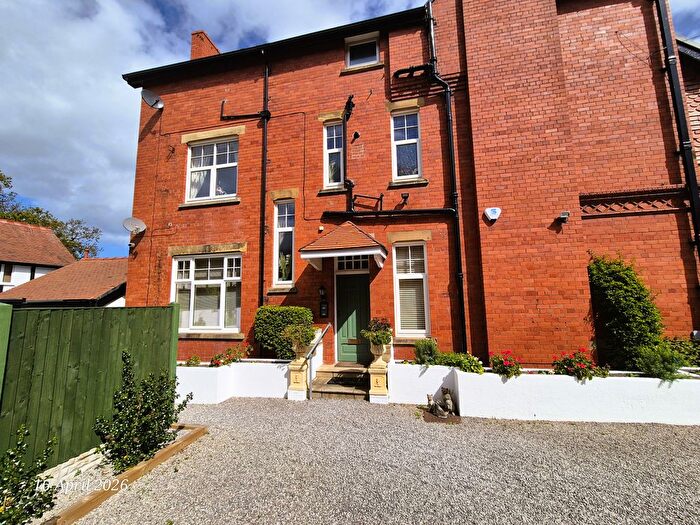 2 Bedroom Flat To Rent In Brackley Avenue, Colwyn Bay, LL29