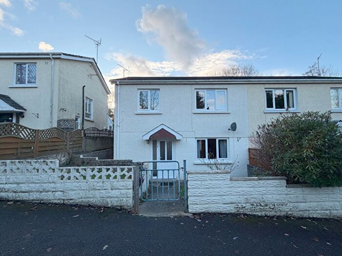 3 Bedroom Semi-Detached House To Rent In Heol Y Dderi, Llanybydder, SA40
