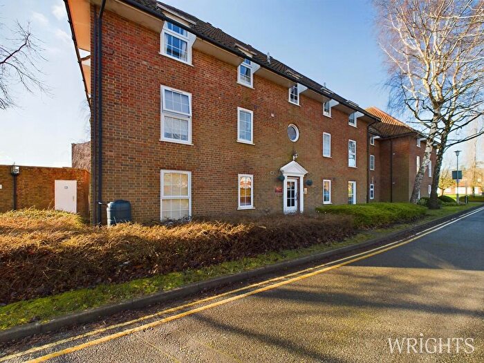 1 Bedroom Flat To Rent In The Cloisters, Welwyn Garden City, AL8