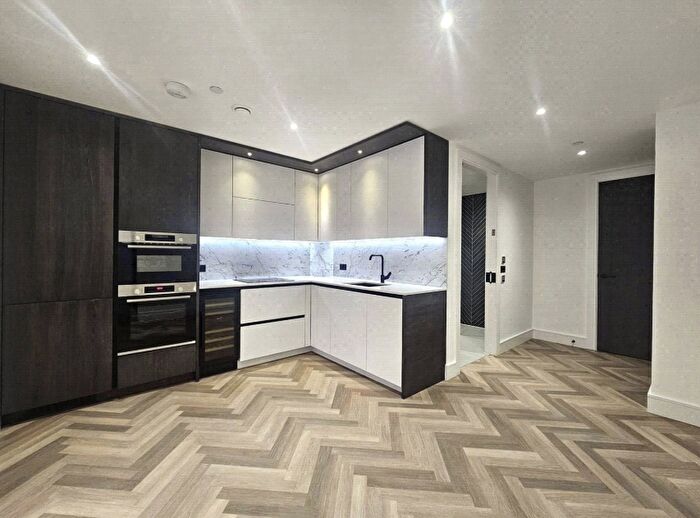 1 Bedroom Flat For Sale In Southwark Bridge Road, London, SE1