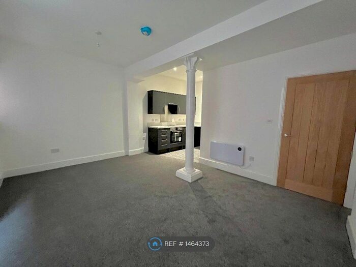 1 Bedroom Flat To Rent In The Old Embassy, Hull, HU1