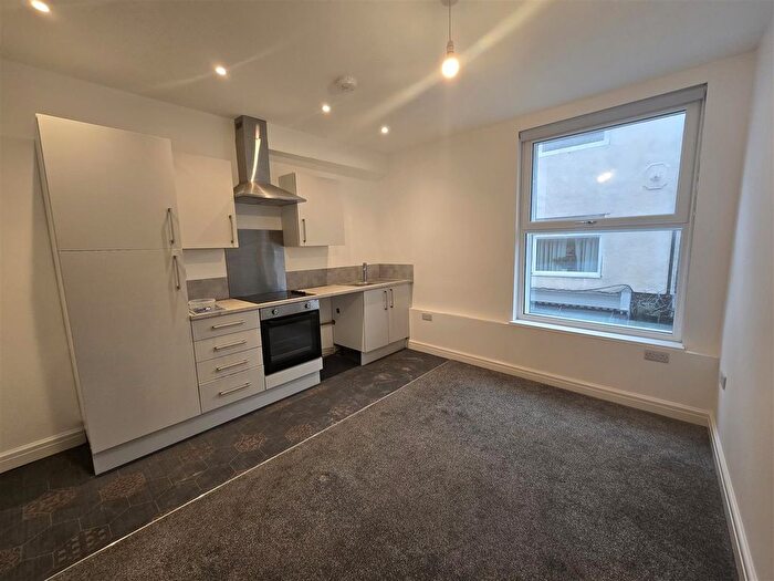 1 Bedroom Flat To Rent In Wood Street, Ashton-Under-Lyne, OL6