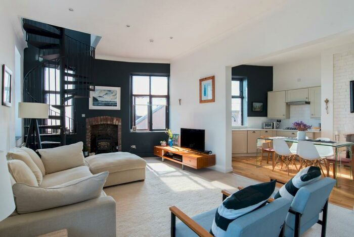 1 Bedroom Apartment To Rent In Dock View Road, Barry, CF63