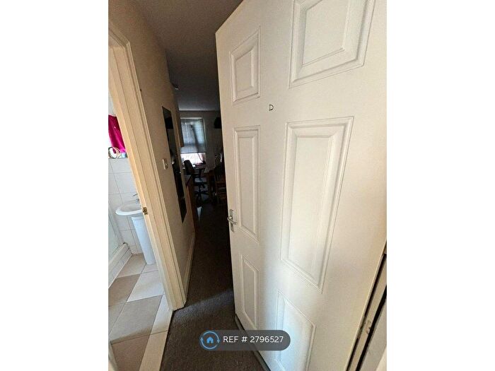 Studio To Rent In Lichfield Grove, London, N3