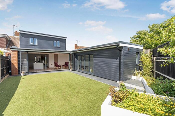 4 Bedroom Semi-Detached House For Sale In Higham Gobion Road, Barton-Le-Clay, MK45