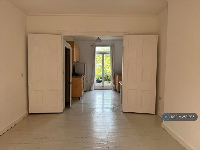 1 Bedroom Flat To Rent In Penge, London, SE20