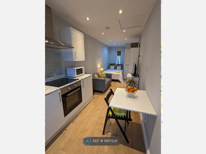 Studio To Rent In Elm Tree Avenue, Coventry, CV4