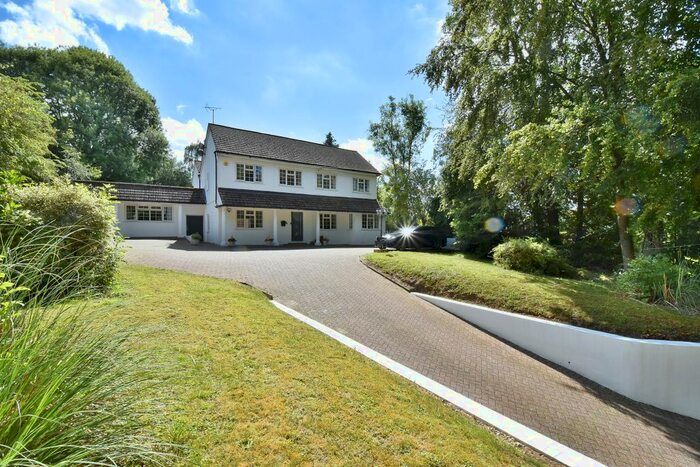 6 Bedroom Detached House To Rent In Stonehouse Lane, Pratts Bottom, Orpington, TN14